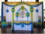 Simple Minion Theme Decoration With Baloon Arch