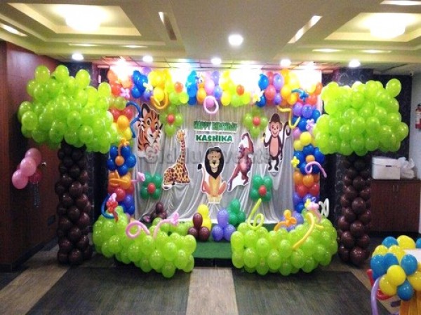 Forest Theme Balloon Decoration