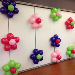 <font color="#f30997"> Wall Balloon Decor 10 Bunches </font> <br> Transform your ordinary walls into a festive party space with our balloon bunches decor </br> Duration : N/A </br>