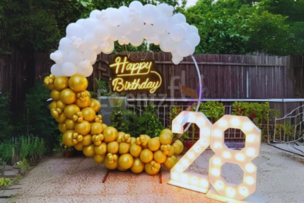 Vibrant White & Gold Ring Decor