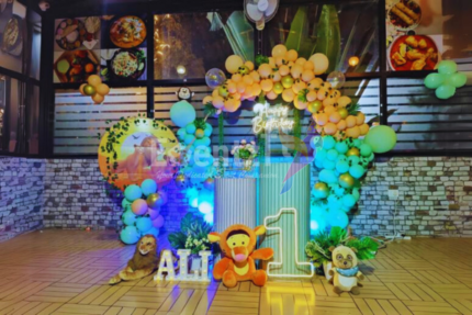 Jolly Jungle Ring Decor
