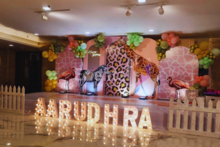 Giraffe & Zebra Theme Decor